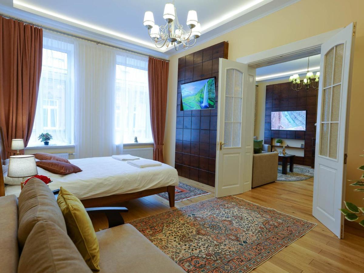 Lviv Suites At Shopena St. 4 Eksteriør billede